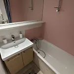 Spacious Flat With Private Parking Apartment
